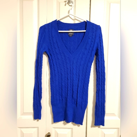 American Eagle V-Neck Knit Sweater Size M - Picture 1 of 1